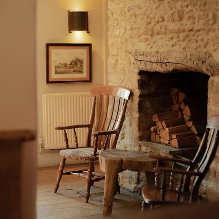 The Stump Hotel Cirencester Kültér fotó